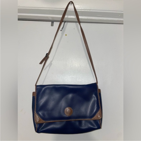 Liz Claiborne Classic  Navy and Tan Shoulder Bag - Picture 1 of 6